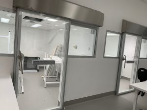 Reasons for Installing High Speed & Hygienic Doors in Clean Rooms